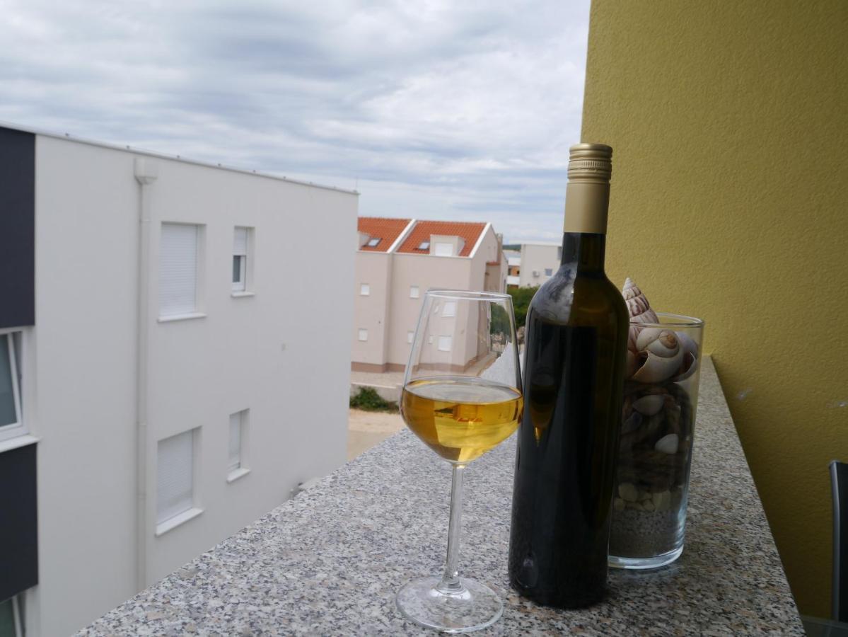 Ferienwohnung Nova Excellence Novalja Exterior foto